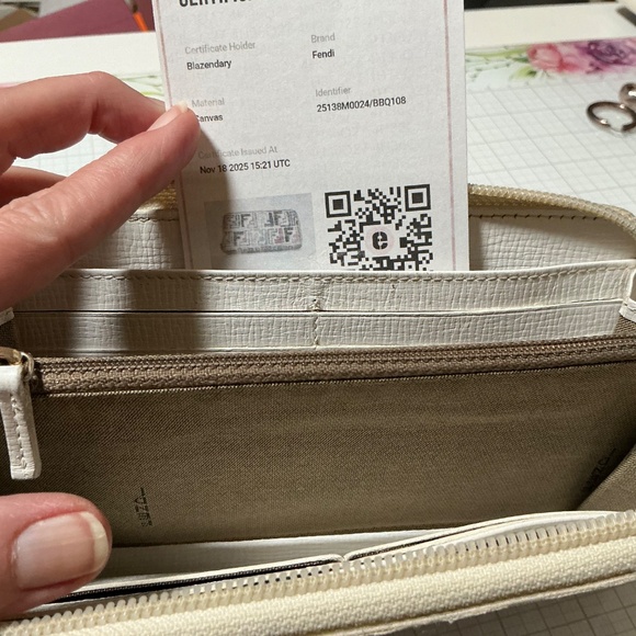 Fendi cartoon zucca wallet - Picture 7 of 8